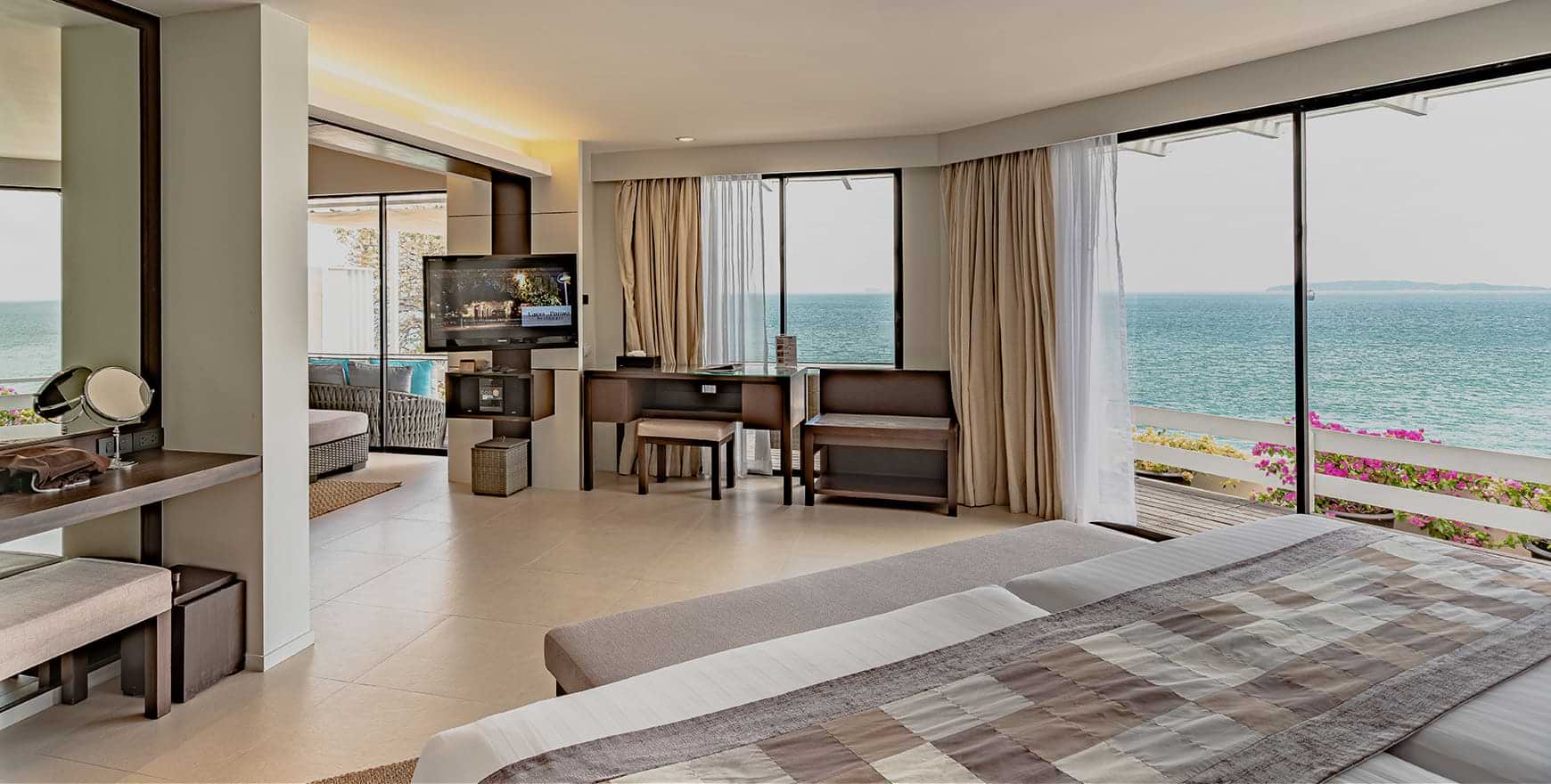 Cape Signature Corner